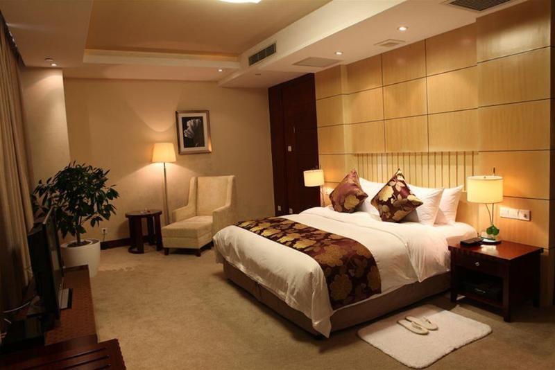 New Land Business Hotel Wuhan Luaran gambar